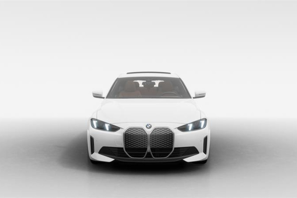 2026 BMW i4 - Image 3