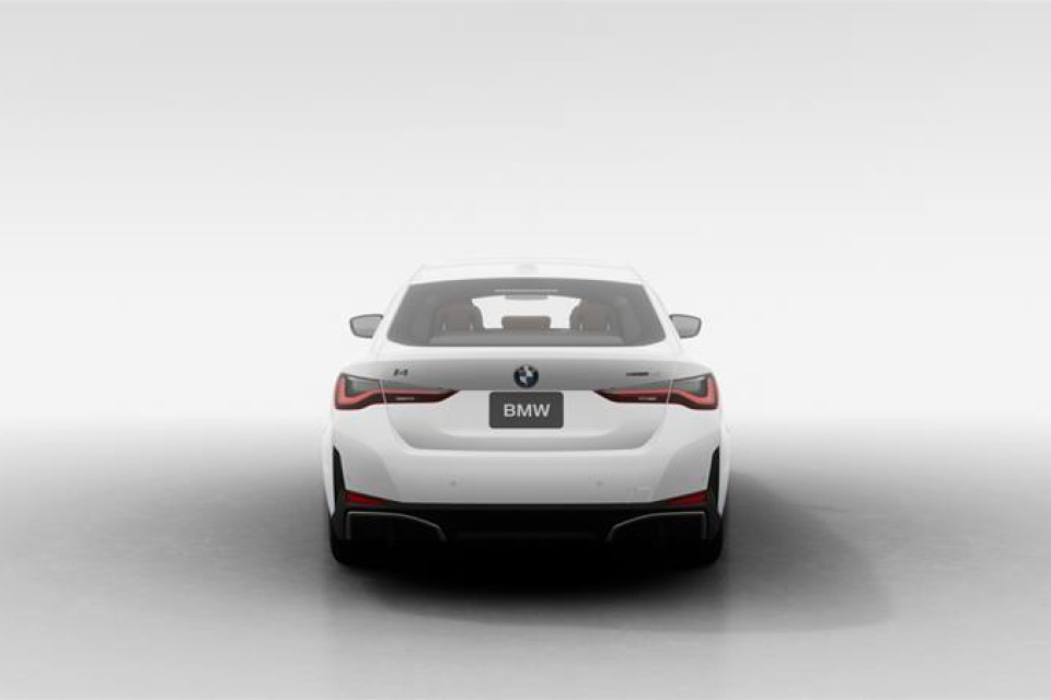 2026 BMW i4 - Image 4