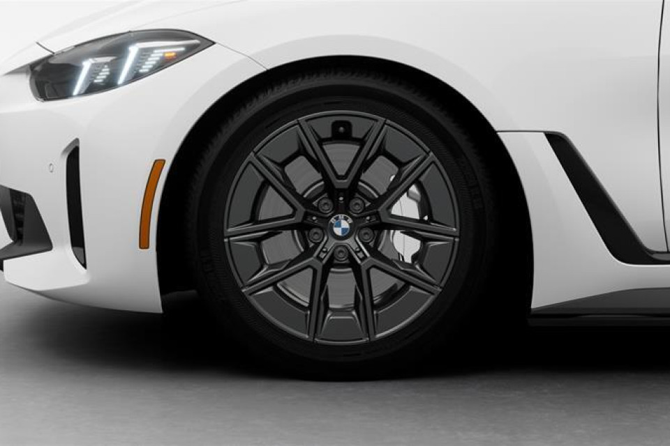 2026 BMW i4 - Image 7