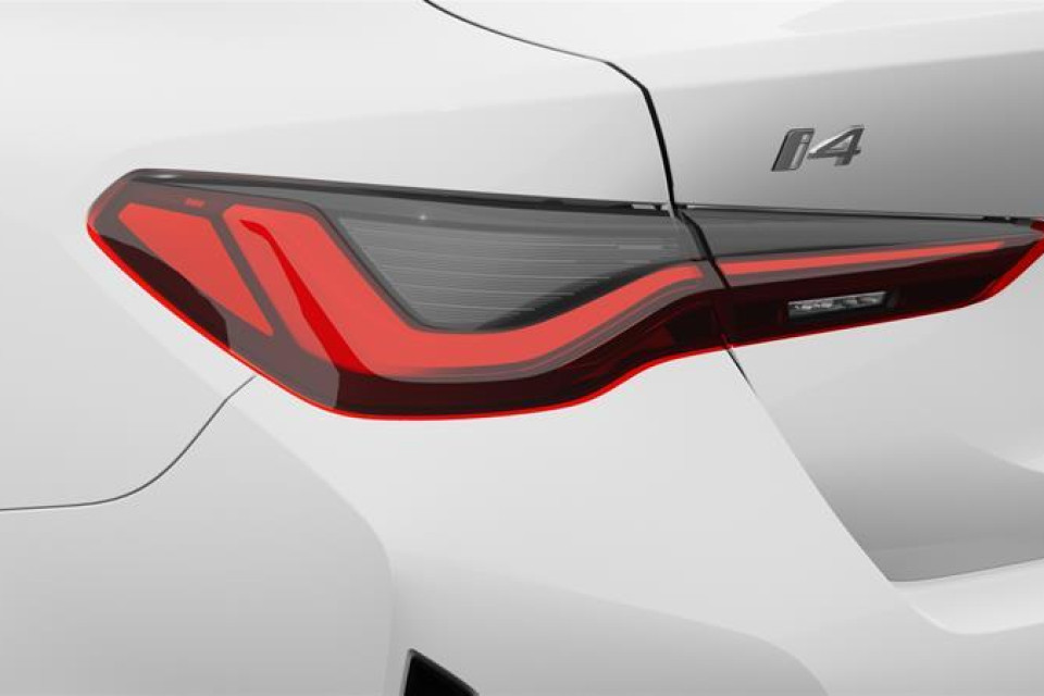 2026 BMW i4 - Image 8