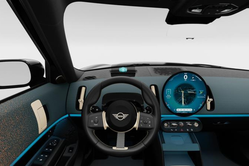 2026 MINI Countryman - Image 13