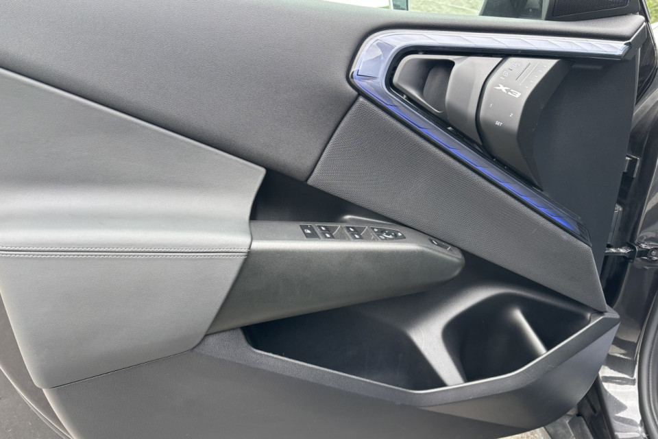 2025 BMW X3 - Image 10