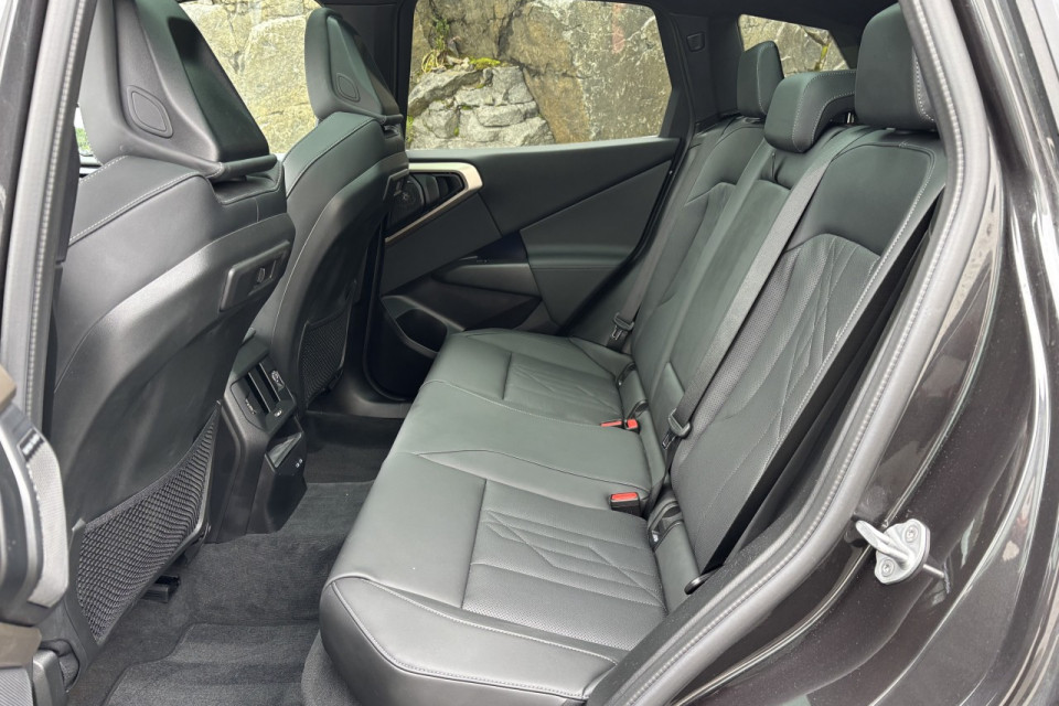 2025 BMW X3 - Image 13