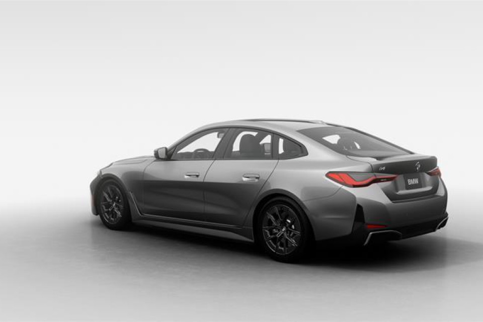 2026 BMW i4 - Image 2