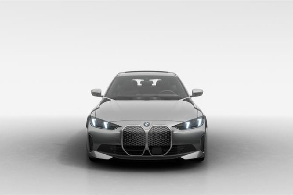 2026 BMW i4 - Image 3