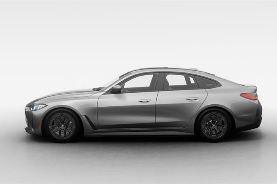 2026 BMW i4 - Image 4