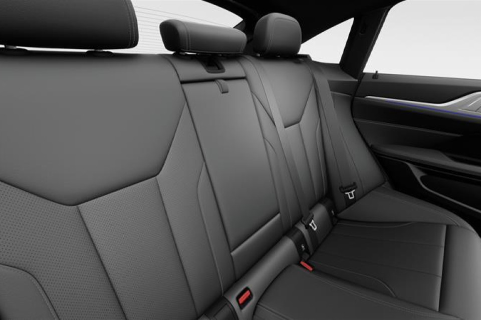 2026 BMW i4 - Image 12
