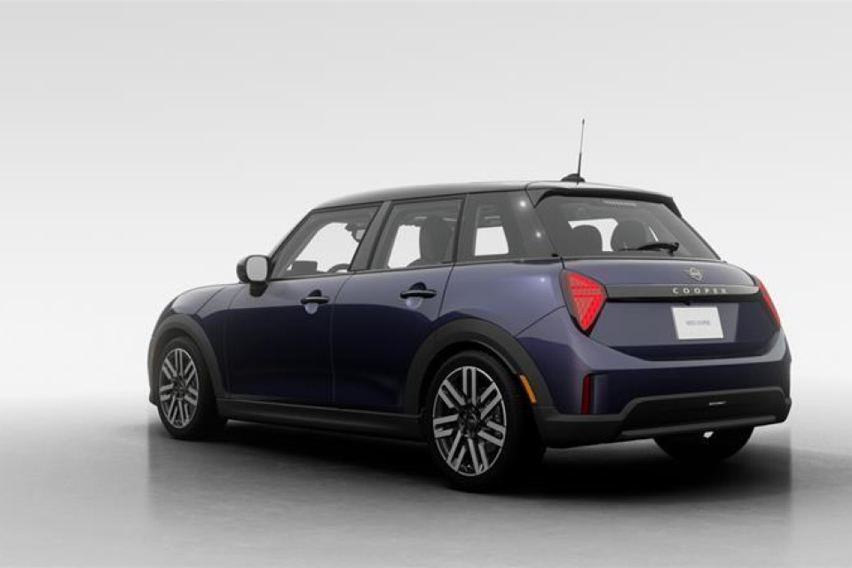 2026 MINI 5 Door - Image 2