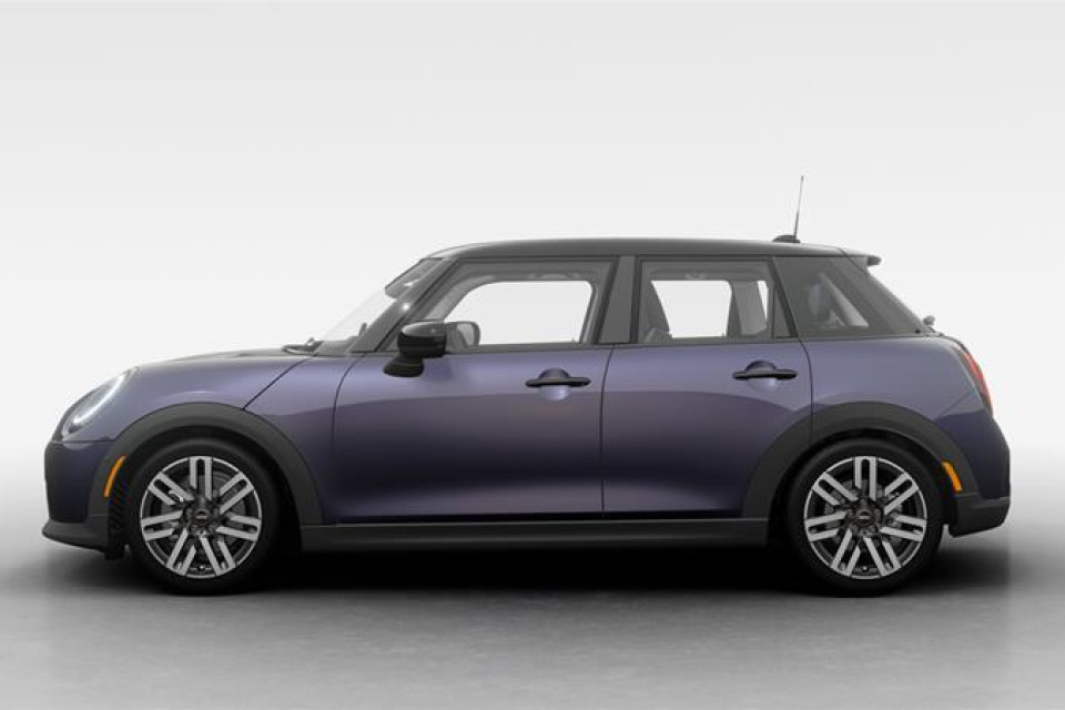2026 MINI 5 Door - Image 3