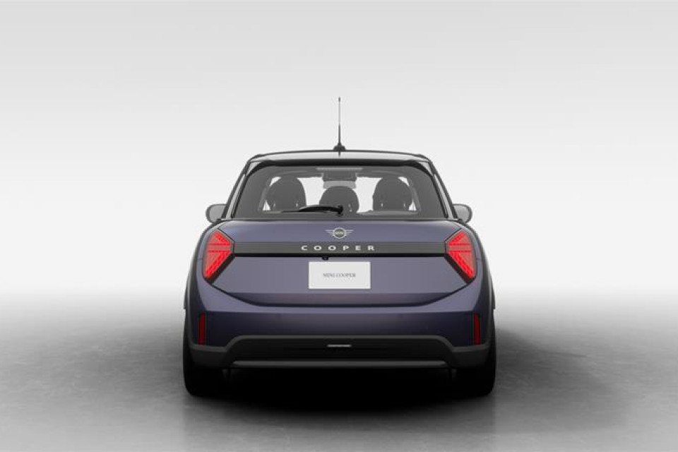 2026 MINI 5 Door - Image 4