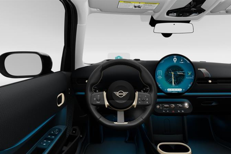 2026 MINI 5 Door - Image 9