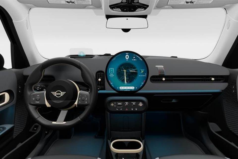 2026 MINI 5 Door - Image 11