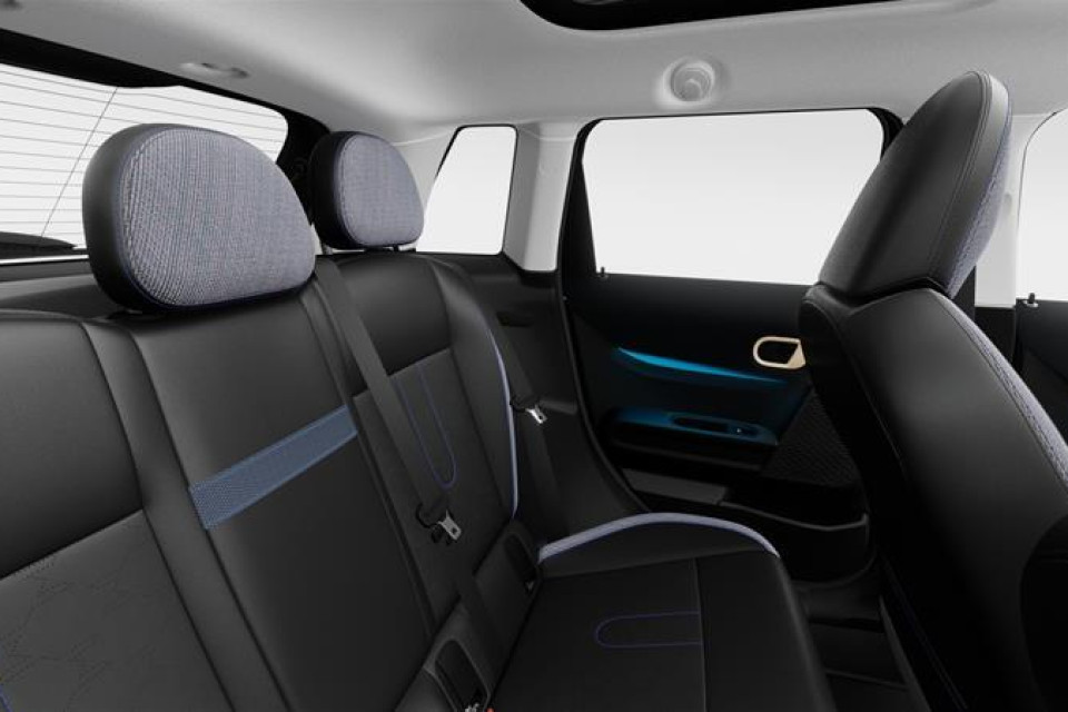 2026 MINI 5 Door - Image 14
