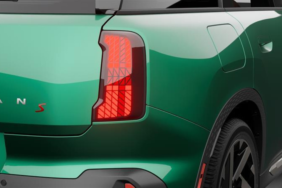 2027 MINI Countryman - Image 12