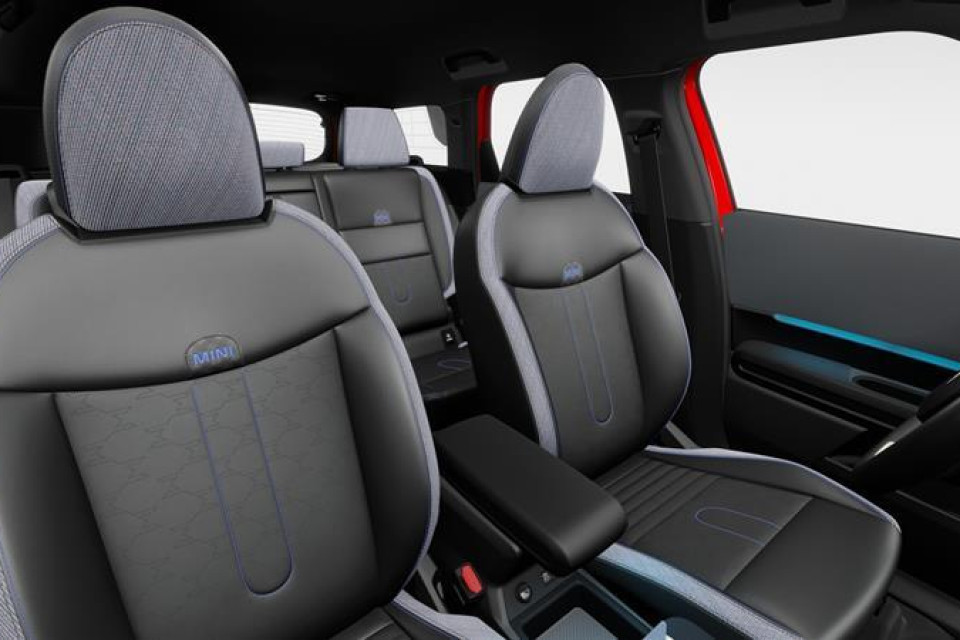 2026 MINI Countryman - Image 14