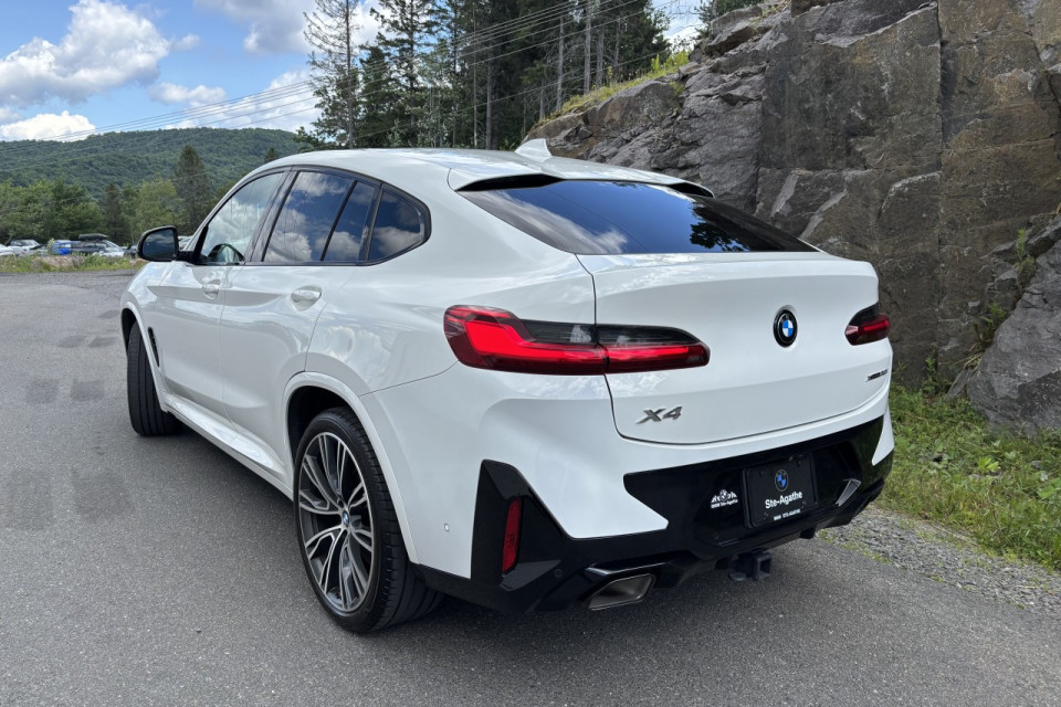 2022 BMW X4 - Image 4