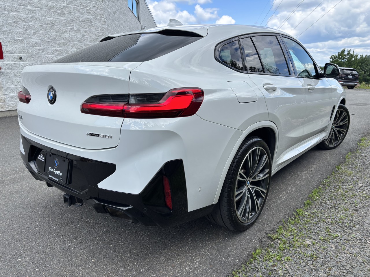 2022 BMW X4 - Image 8
