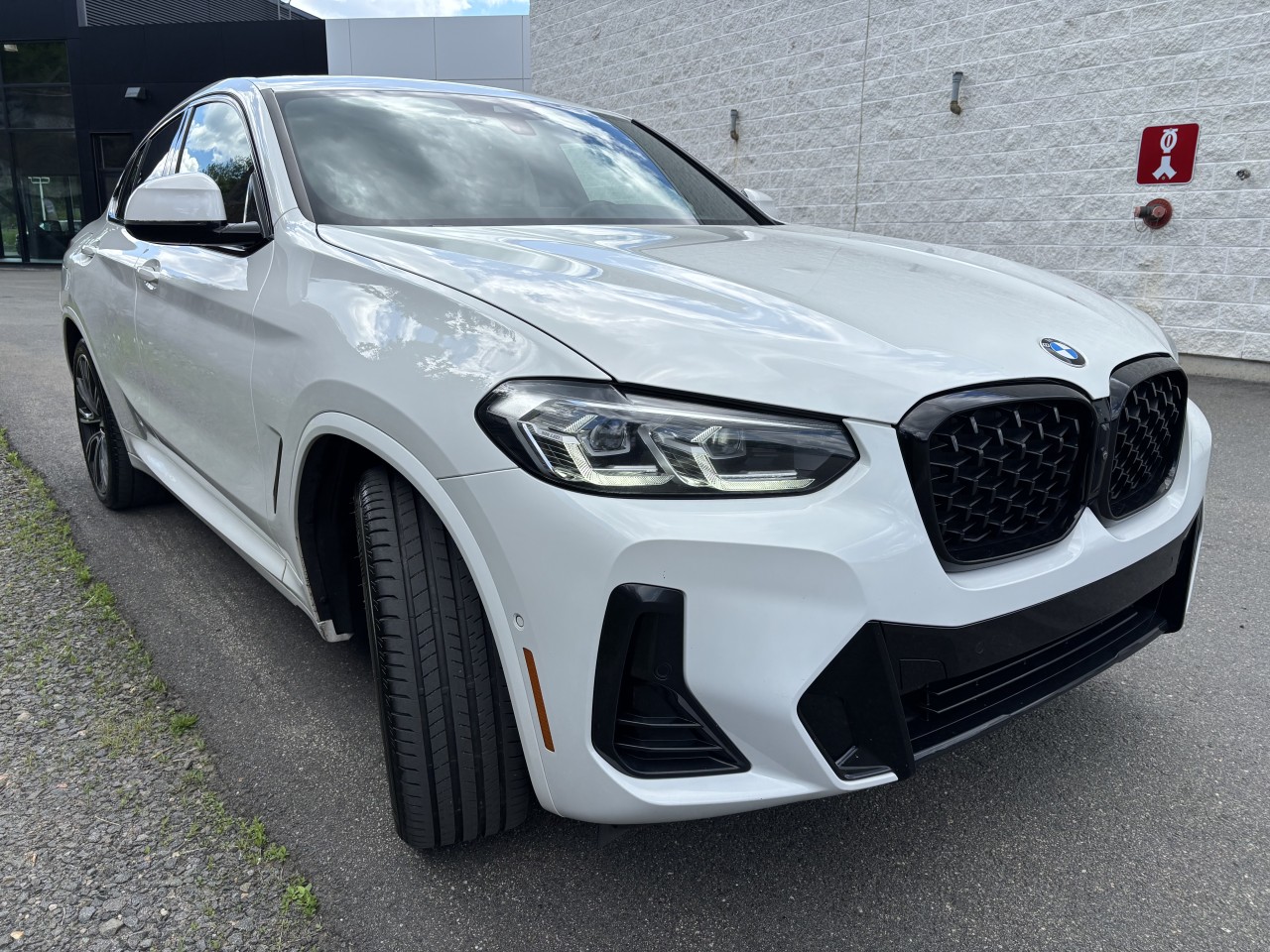 2022 BMW X4 - Image 9
