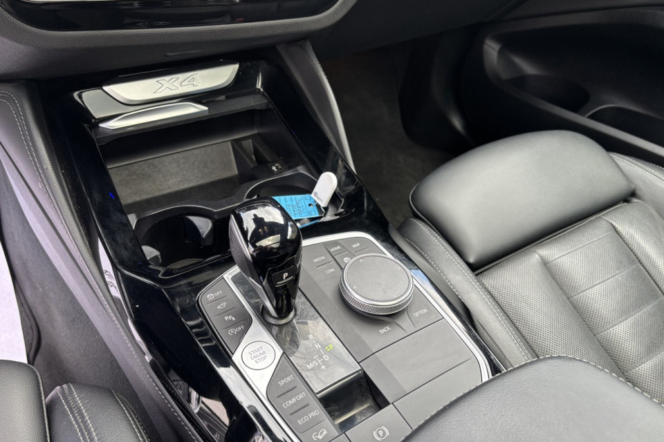 2022 BMW X4 - Image 16