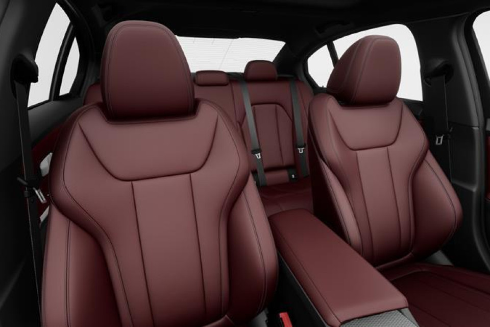 2026 BMW 3 Series - Image 11