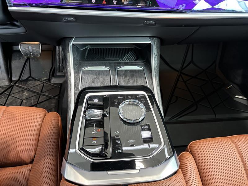 2026 BMW 760I - Image 7