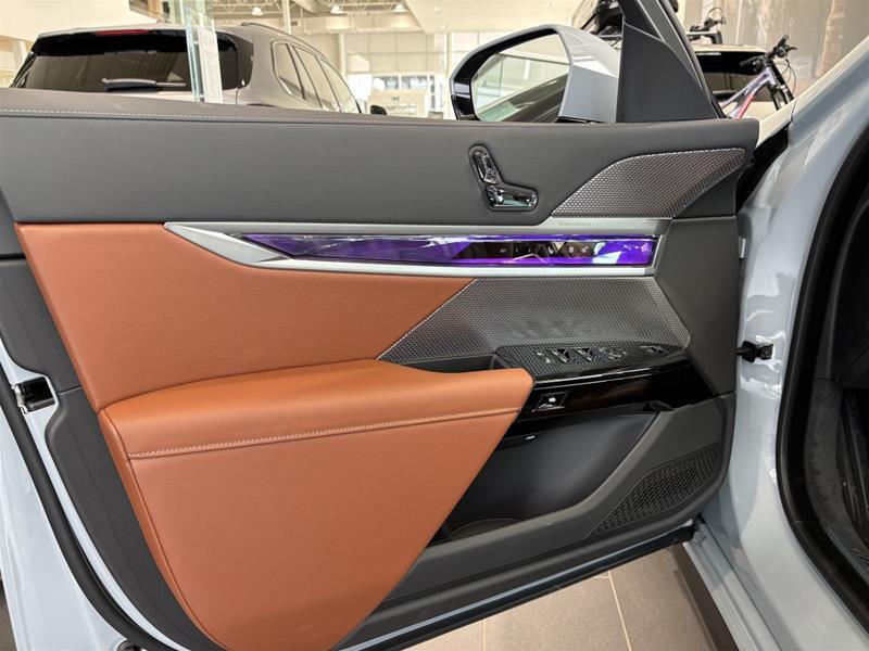2026 BMW 760I - Image 9
