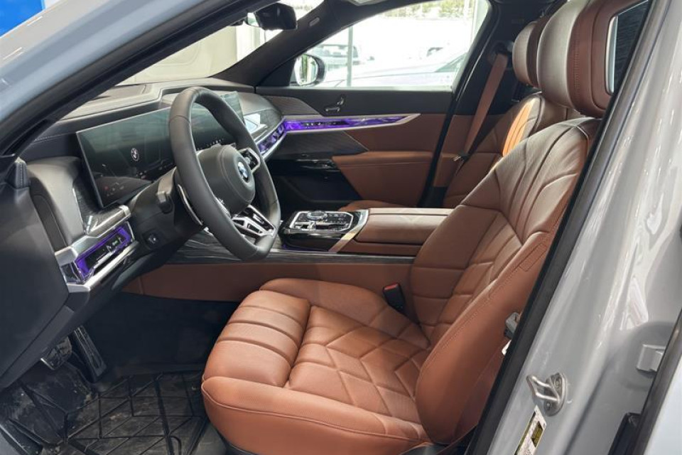 2026 BMW 760I - Image 15