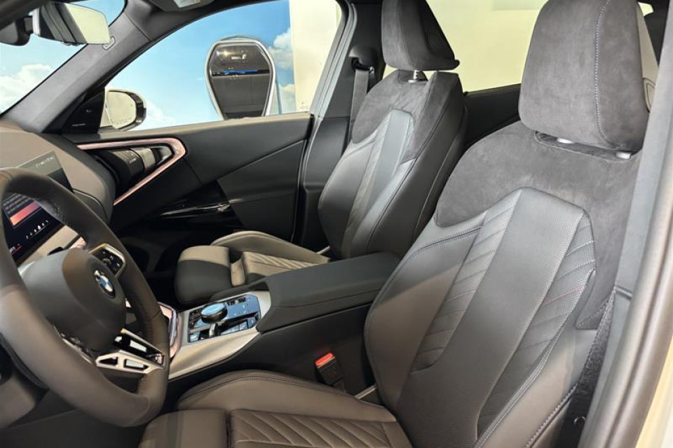 2026 BMW X3 - Image 17