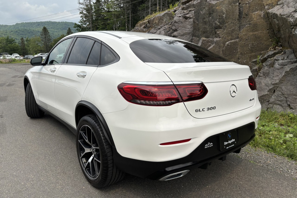 2023 Mercedes-Benz GLC - Image 4