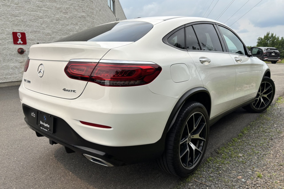 2023 Mercedes-Benz GLC - Image 8