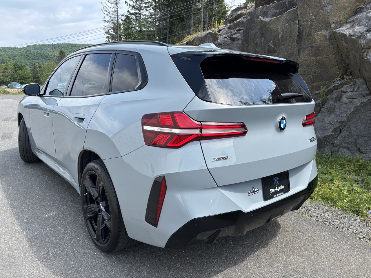 2025 BMW X3 - Image 3