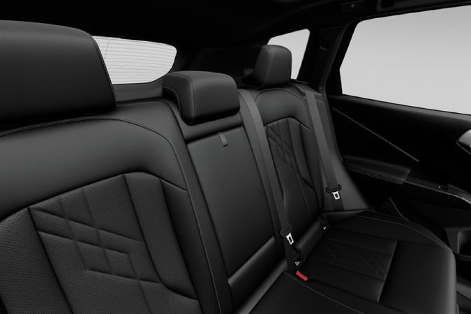 2026 BMW X3 - Image 13