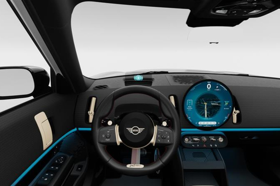 2027 MINI Countryman - Image 13