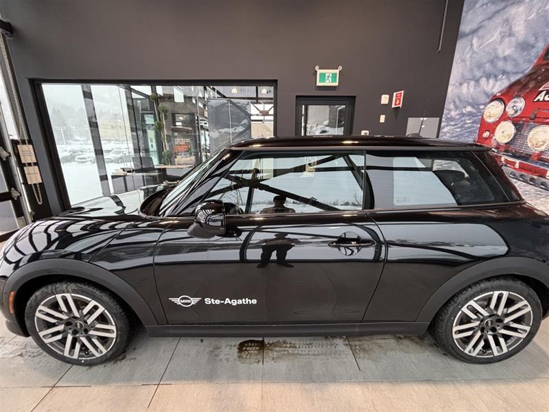 2026 MINI 3 Door - Image 16