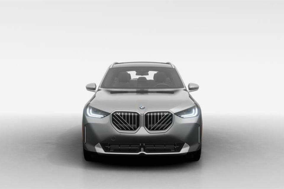 2026 BMW X3 - Image 3