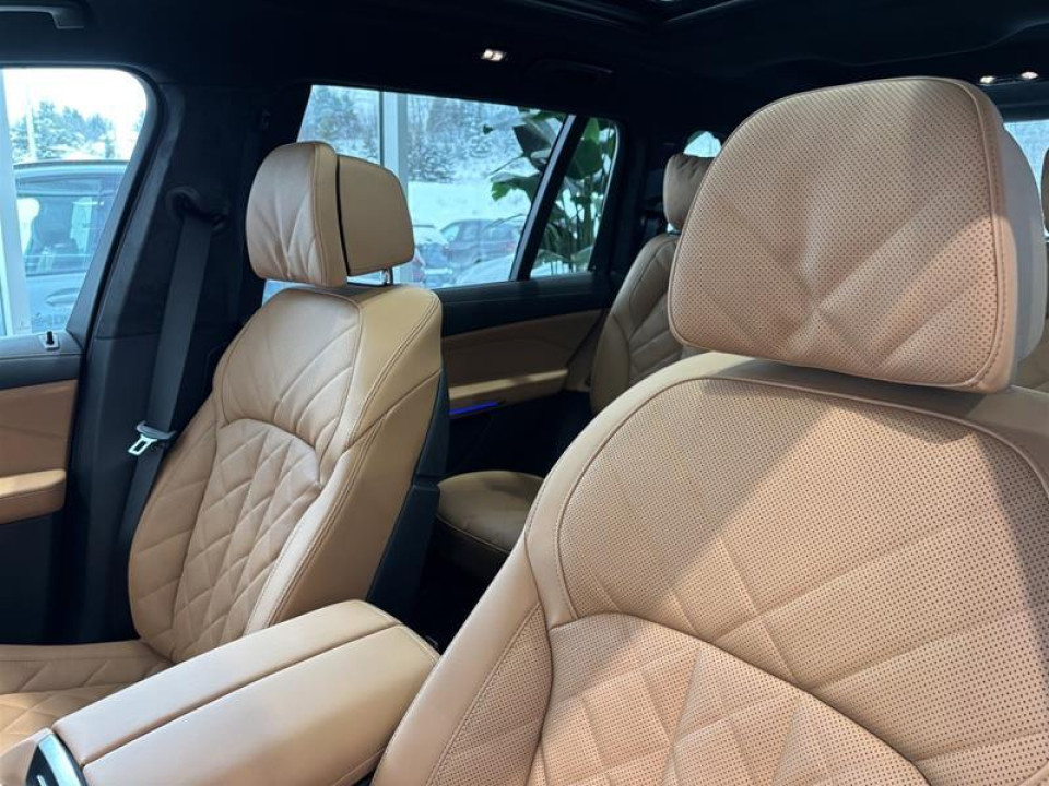 2026 BMW X7 - Image 10