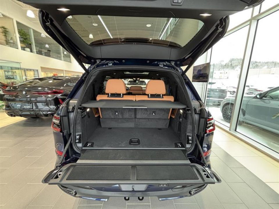 2026 BMW X7 - Image 19