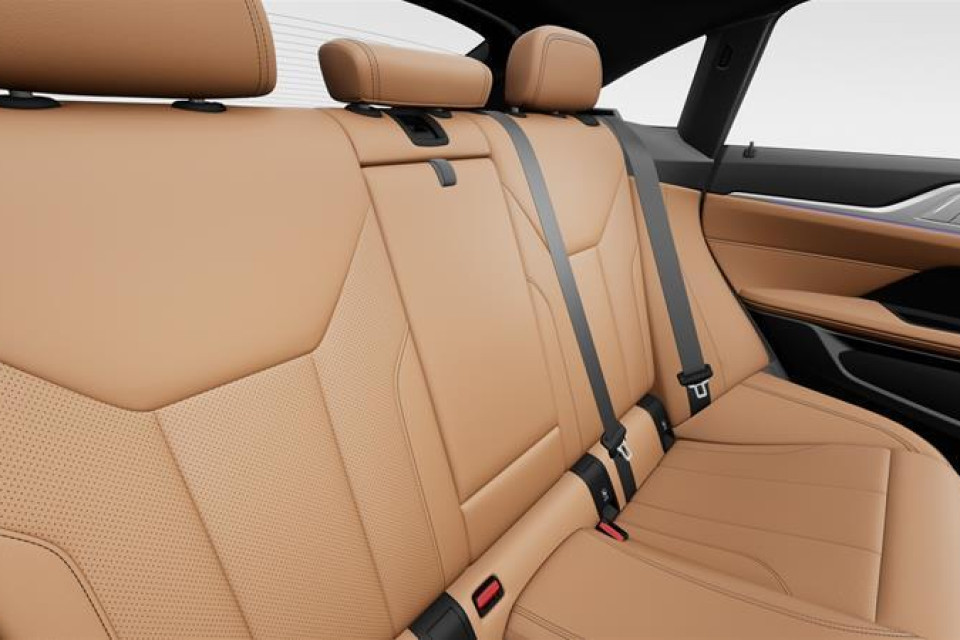 2026 BMW i4 - Image 4