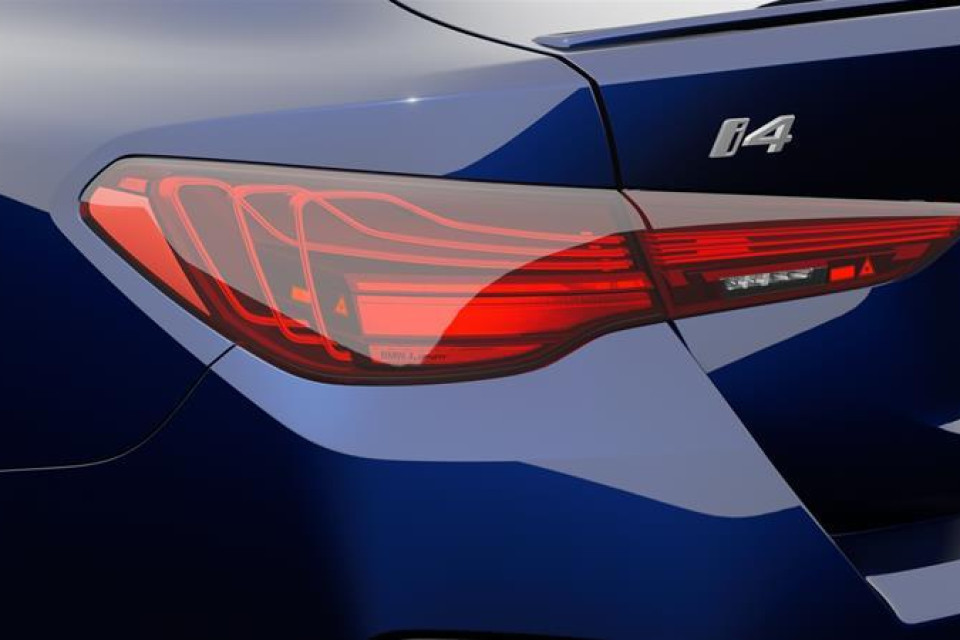 2026 BMW i4 - Image 11