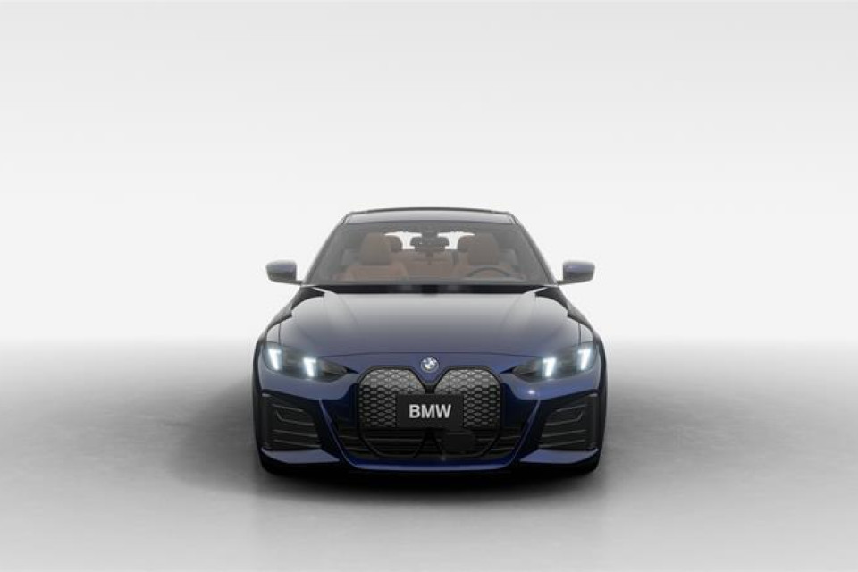 2026 BMW i4 - Image 14