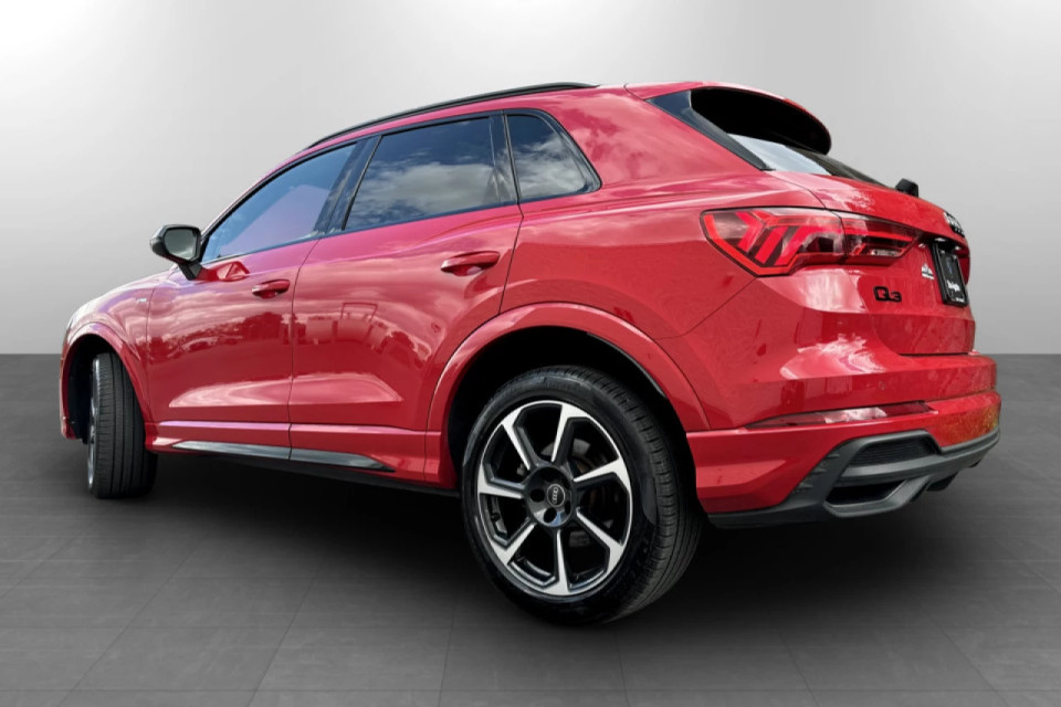 2023 Audi Q3 - Image 3
