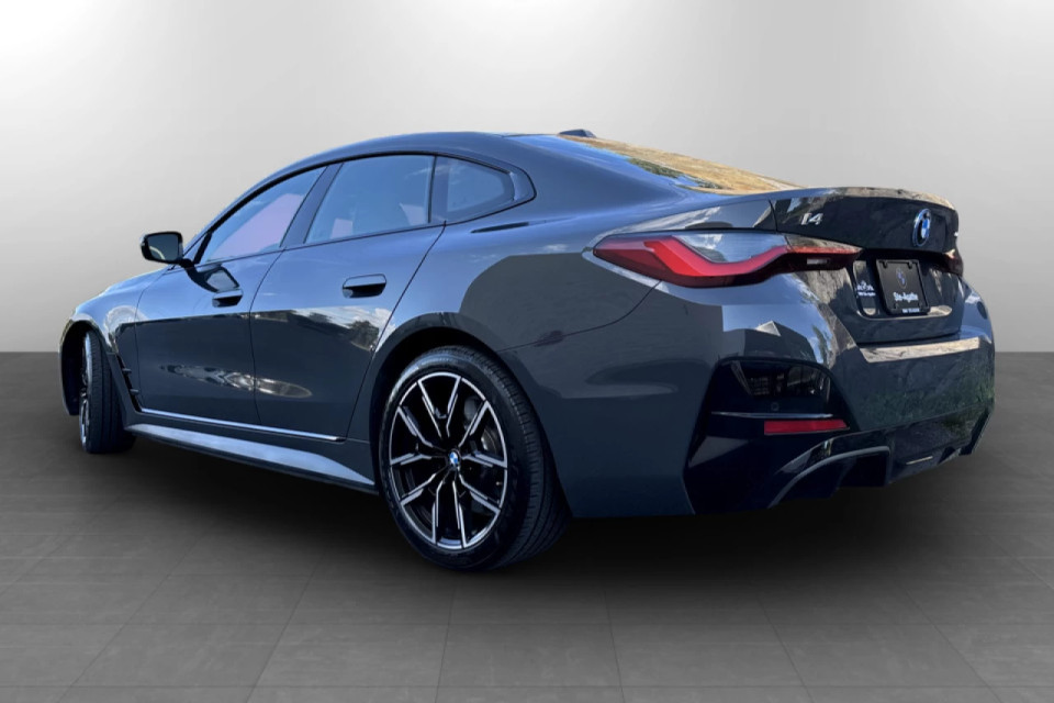 2025 BMW i4 - Image 3