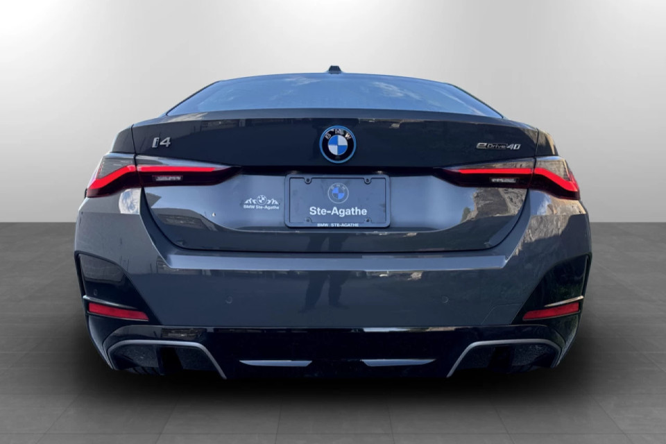 2025 BMW i4 - Image 5
