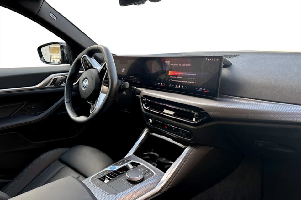 2025 BMW i4 - Image 6