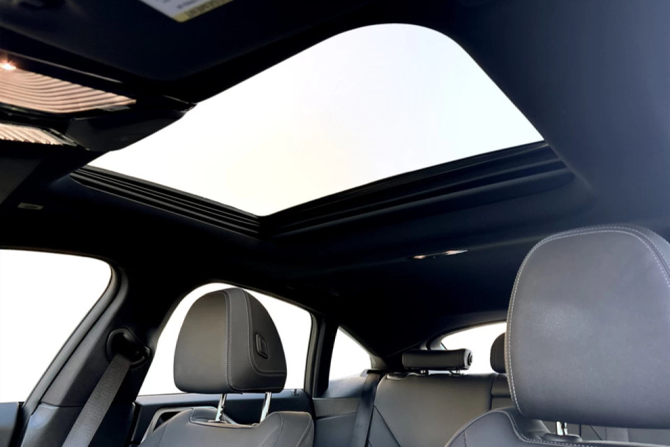 2025 BMW i4 - Image 8