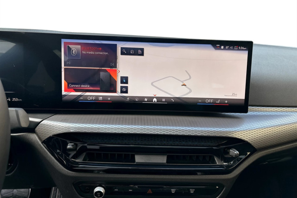 2025 BMW i4 - Image 9