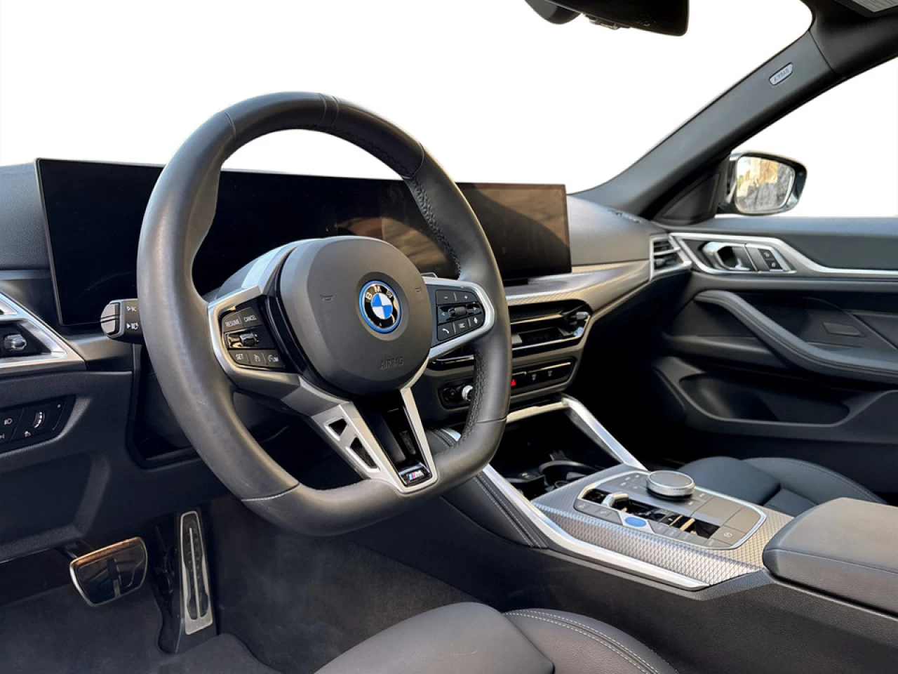 2025 BMW i4 - Image 11