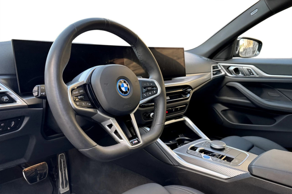 2025 BMW i4 - Image 11