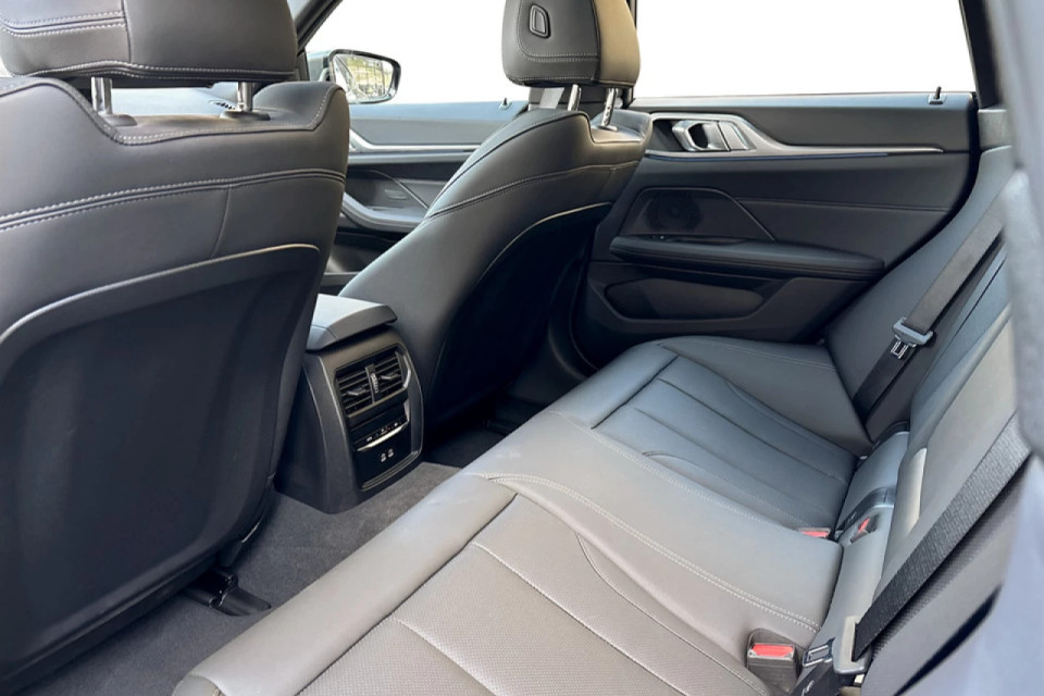 2025 BMW i4 - Image 12