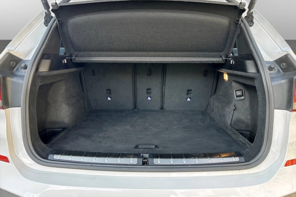 2020 BMW X1 - Image 13
